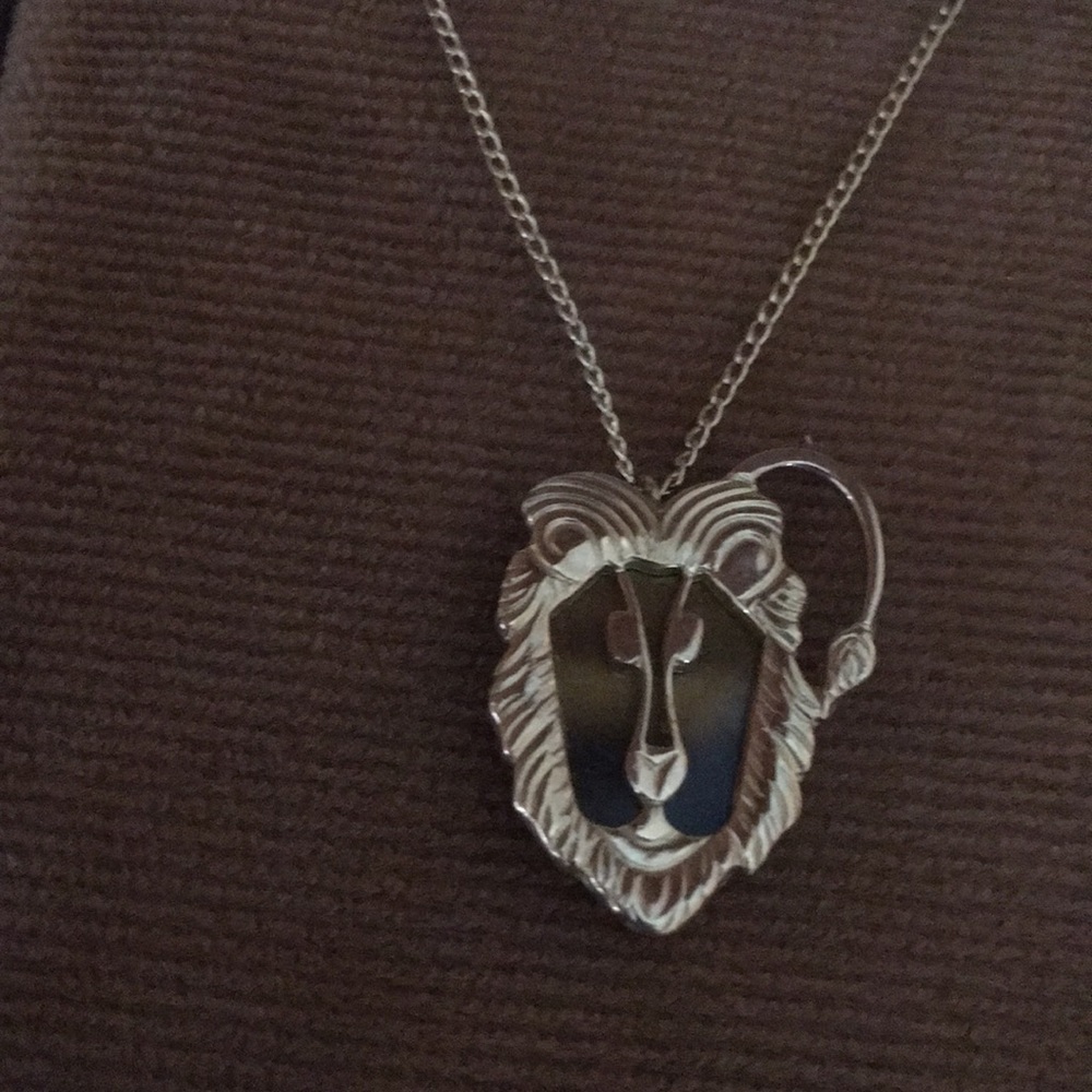 Vintage 1970”s Lion pendant/necklace